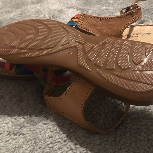 Handcrafted Modern Mexican Huaraches - Picture 4 of 5